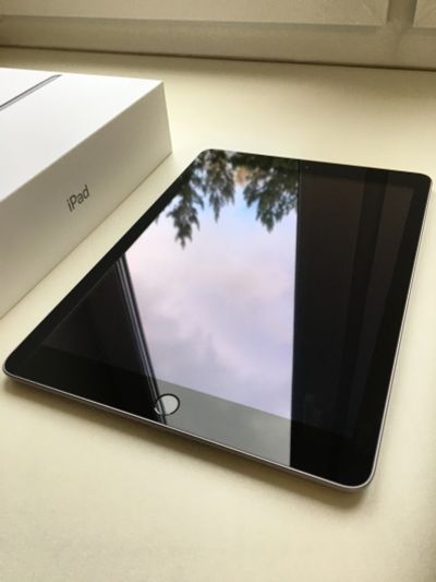 Лот: 18119121. Фото: 1. Планшет Apple iPad 2017 9,7 Wi-Fi... Планшеты