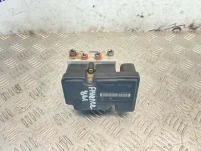 Лот: 25169729. Фото: 1. блок abs Renault Fluence L30R. Двигатель и элементы двигателя