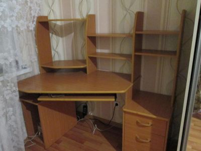 Лот: 10168923. Фото: 1. Продам компьютерный стол. Компьютерные и письменные столы