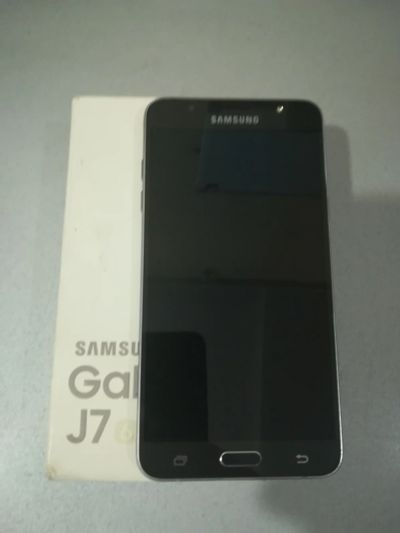Лот: 13394178. Фото: 1. Смартфон Samsung Galaxy J7 (2016... Смартфоны