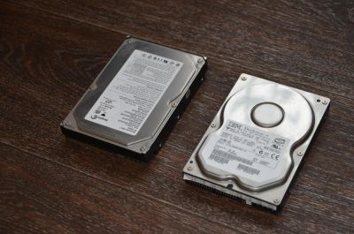 Лот: 9657328. Фото: 1. Два жёстких диска IDE (неисправны... Жёсткие диски (HDD)