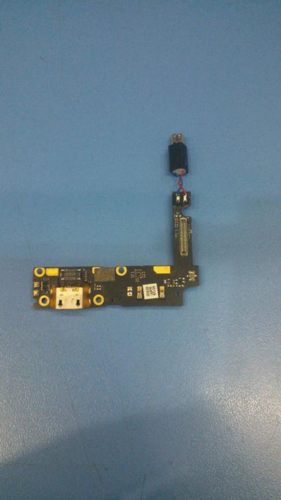 Лот: 10796427. Фото: 1. нижняя плата + вибро Lenovo VIBE... Микросхемы и платы