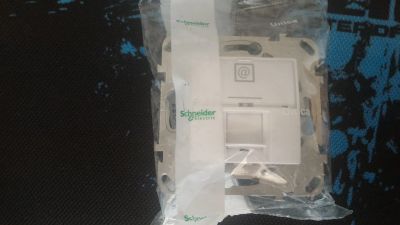 Лот: 12120288. Фото: 1. Розетка компьютерная RJ45 кат... Электроустановочные изделия