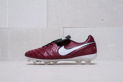 Лот: 11617782. Фото: 1. Футбольная обувь Nike Tiempo Legend... Кеды, кроссовки, слипоны