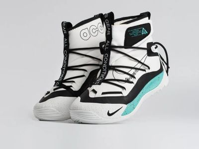 Лот: 25580241. Фото: 1. Зимние Кроссовки Nike ACG Air... Кеды, кроссовки, слипоны