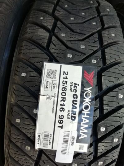 Лот: 24372560. Фото: 1. Зимняя резина 215/60 R-16 "Yokohama... Шины