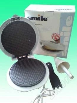 Лот: 1565434. Фото: 1. Вафельница SMILE WM 3601 (белая... Кухонная