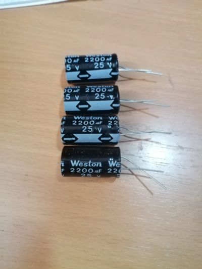 Лот: 25728904. Фото: 1. Конденсаторы Weston 2200мкФ 25В... Конденсаторы