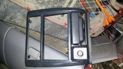 Лот: 5606376. Фото: 1. рамка магнитолы subaru forester... Салон