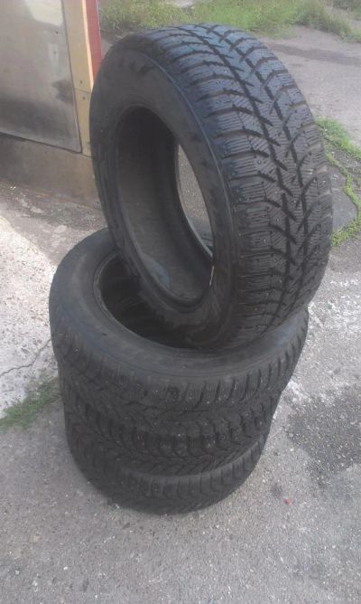 Лот: 3039053. Фото: 1. Комплект зимней резины Bridgestone... Шины