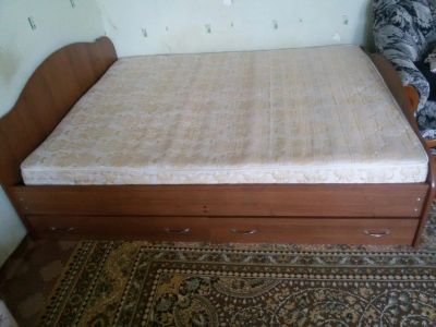 Лот: 7583719. Фото: 1. Кровать двуспальная с двумя ящиками... Кровати