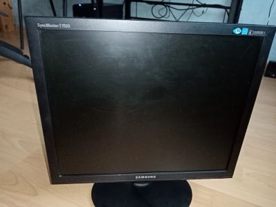 Лот: 16754619. Фото: 1. Монитор Samsung SyncMaster E1920... ЖК-мониторы