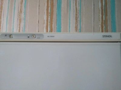 Лот: 6815073. Фото: 1. Холодильник Stinol. Холодильники, морозильные камеры