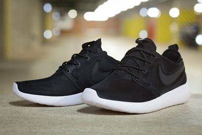 Лот: 10208565. Фото: 1. Nike Roshe Two Ovs. Кеды, кроссовки, слипоны