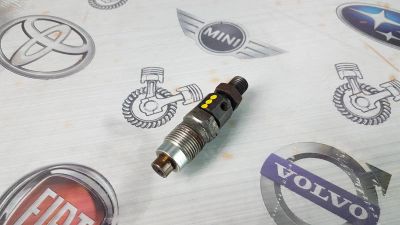 Лот: 23584285. Фото: 1. Форсунка Toyota Regius Ace 5L... Двигатель и элементы двигателя