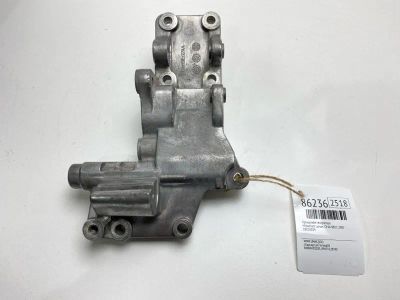 Лот: 22634673. Фото: 1. Кронштейн генератора Mitsubishi... Другое (автозапчасти)