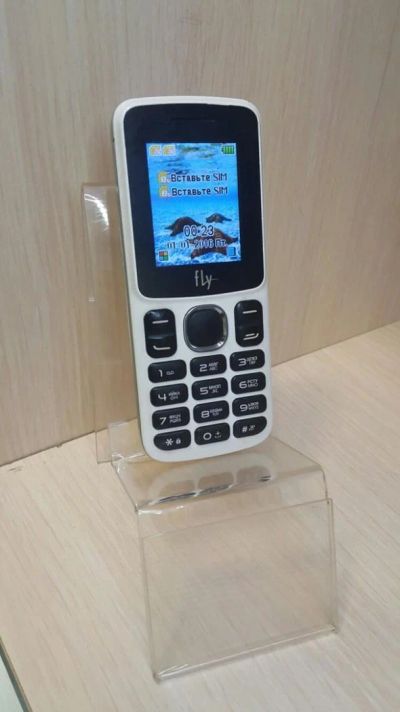 Лот: 10478773. Фото: 1. Продам сотовый телефон Fly FF179... Кнопочные мобильные телефоны