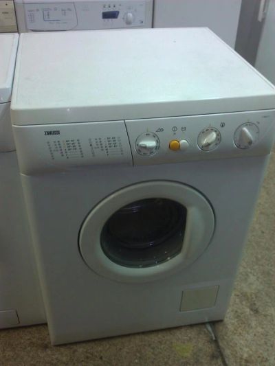 Лот: 4142217. Фото: 1. Стиральная машина Zanussi F 802V... Стиральные машины