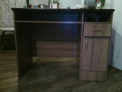 Лот: 6469990. Фото: 1. письменный стол. Компьютерные и письменные столы