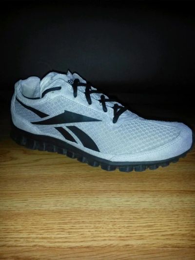 Лот: 4269857. Фото: 1. Кроссовки Reebok Realflex, одеты... Кеды, кроссовки, слипоны