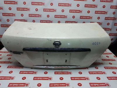 Лот: 20901384. Фото: 1. Крышка багажника Nissan Bluebird... Двигатель и элементы двигателя