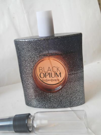 Лот: 6472143. Фото: 1. Black Opium Eau De Toilette Yves... Женская парфюмерия