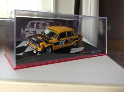 Лот: 4397020. Фото: 1. Модель 1:43 Seat 124 FL 1800 Rallye... Автомоделизм