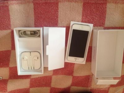 Лот: 3260792. Фото: 1. iPhone 5 16gb белый состояние... Смартфоны