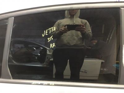 Лот: 21716651. Фото: 1. стекло боковое Volkswagen Jetta... Кузов