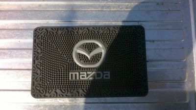 Лот: 9629854. Фото: 1. коврик на панель Mazda. Чехлы, коврики, оплетки руля