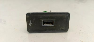 Лот: 23336535. Фото: 1. USB Разъем Volkswagen Touareg... Двигатель и элементы двигателя