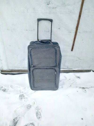 Лот: 12743174. Фото: 1. Чемодан на колесах. Чемоданы и сумки дорожные