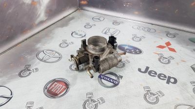 Лот: 23588080. Фото: 1. Заслонка дроссельная Mazda Demio... Двигатель и элементы двигателя