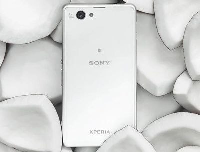 Лот: 7895722. Фото: 1. Sony Xperia Z1 Compact + магнитная... Смартфоны