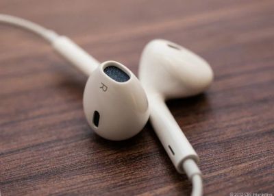 Лот: 2986107. Фото: 1. EarPods Наушники из комплекта... Наушники, гарнитуры