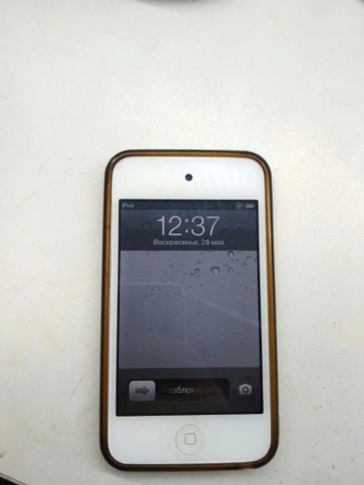 Лот: 9747805. Фото: 1. Apple ipod touch 4 32gb. Плееры