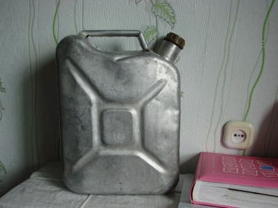Лот: 4304302. Фото: 1. Канистра алюминиевая 10 л. Ёмкости для топлива, канистры