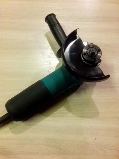 Лот: 4798229. Фото: 1. Болгарка Makita 9555HN. Электроинструмент