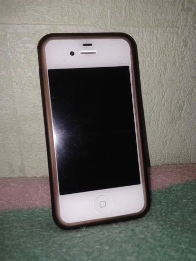 Лот: 3648750. Фото: 1. Iphone 4S 16GB white. Смартфоны
