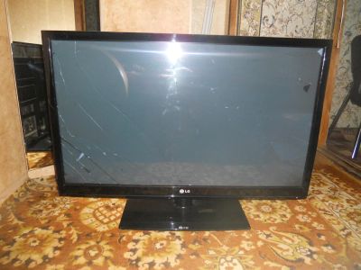 Лот: 8060773. Фото: 1. Телевизор LG 42PJ363R разбита... Телевизоры
