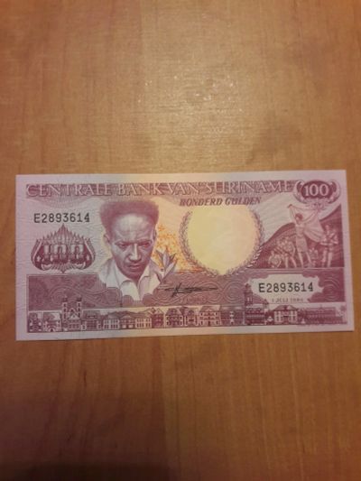Лот: 12808884. Фото: 1. Суринам. Банкнота 100 гульденов... Америка
