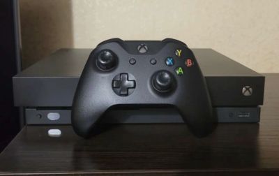 Лот: 20042274. Фото: 1. Игровая приставка Xbox One X 1tb. Консоли