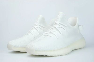 Лот: 16970085. Фото: 1. Кроссовки Adidas Yeezy 350 boost... Кеды, кроссовки, слипоны