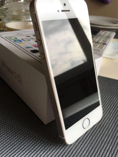 Лот: 8180881. Фото: 1. iPhone 5S. Смартфоны