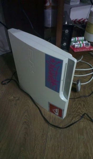 Лот: 4995934. Фото: 1. PS3 Slim WHITE (320gb) + 2 игры. Игры для консолей