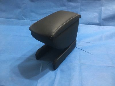 Лот: 17588845. Фото: 1. Подлокотник SKODA RAPID 2012г-... Салон