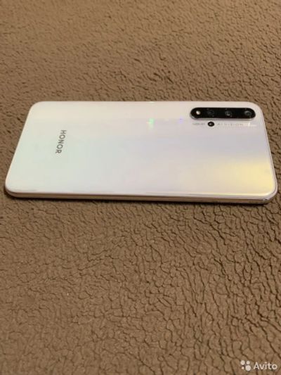 Лот: 17053991. Фото: 1. Honor 20 6/128 Белый. Смартфоны