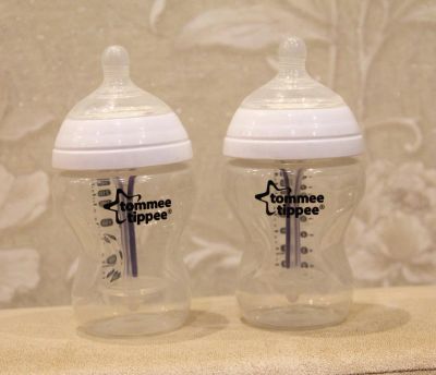 Лот: 6624024. Фото: 1. Бутылочка Tommee Tippee антиколиковая... Всё для кормления