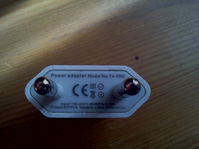 Лот: 4472196. Фото: 1. Зарядное устройство USB 1A белое... Зарядные устройства, блоки питания, адаптеры сетевые для смартфонов