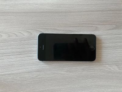 Лот: 16071532. Фото: 1. iPhone 5s space grey. Смартфоны